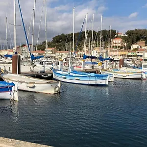 Appartement T2 Très Avec Parking Proche De La, Saint-Mandrier-sur-Mer