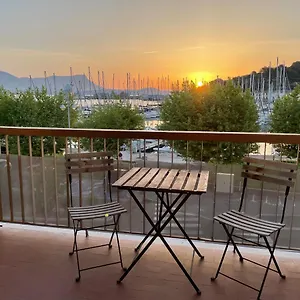 Appartement Les Pieds Dans L'eau, Saint-Mandrier-sur-Mer